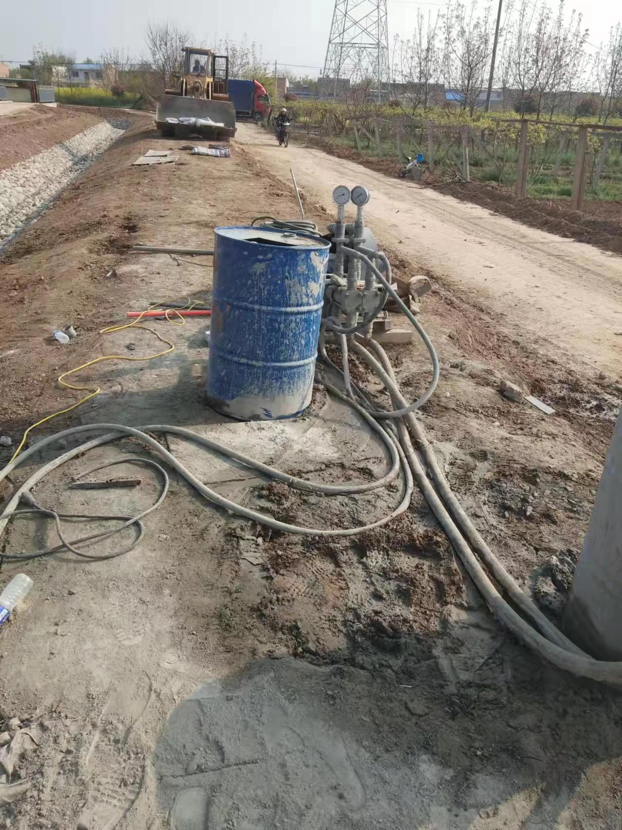 天涯镇顶管注浆