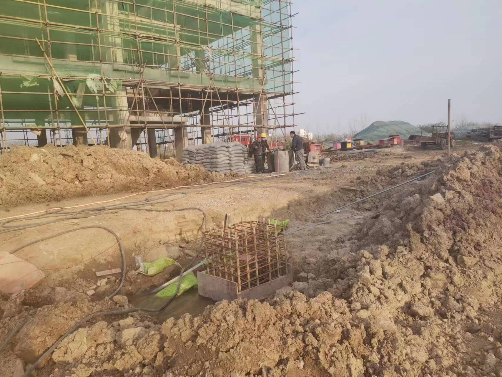 天涯镇当桥梁出现裂缝的时候应该及时加固修补